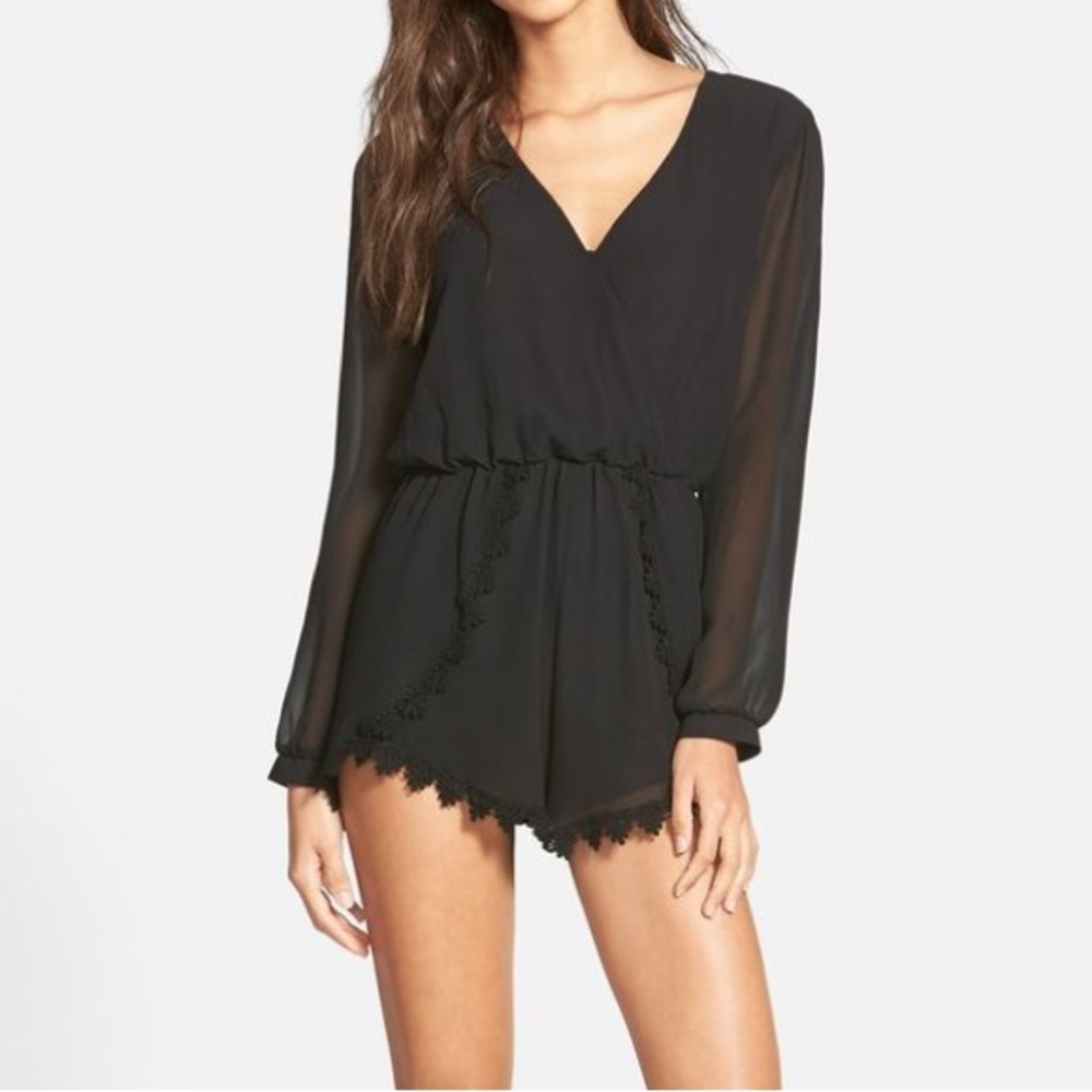 ASTR Women’s XS Lace Trim Romper